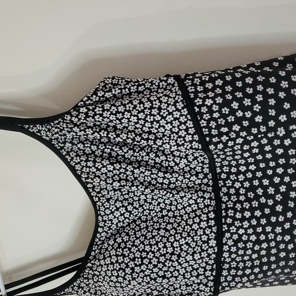 Le Cove Tank One-Piece Swim Suit Size 18 Black White Floral Dress Overlay - Picture 2 of 12